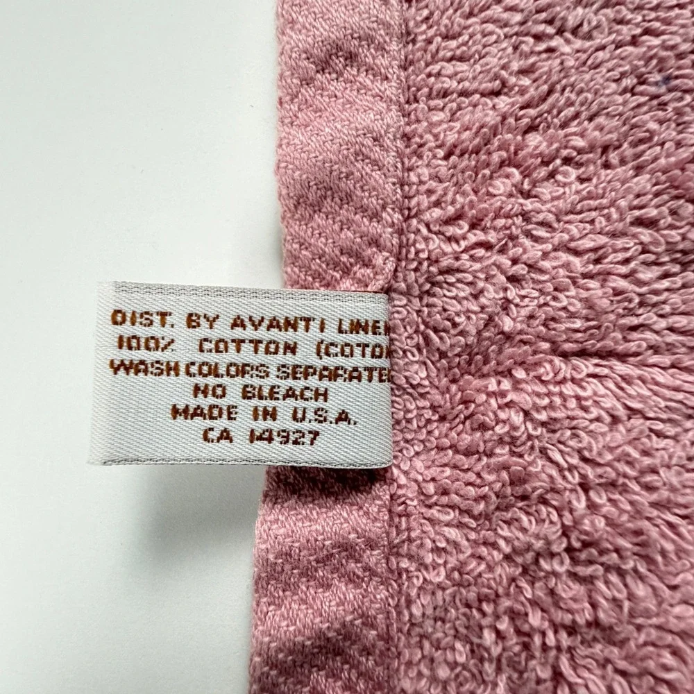 Vintage Avanti Pink Hand Towel Lace Rose Trim Cottagecore Bathroom Decor